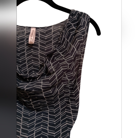 Sweet Pea Black and White Chevron Top - Picture 2 of 6